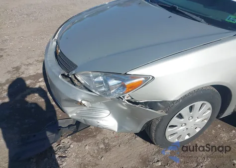 2002 Toyota Camry Xle z USA, uszkodzony, nr VIN 4T1BE30K52U069934